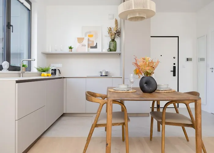 Stylish Grzybowska Apartments By Noclegi Renters