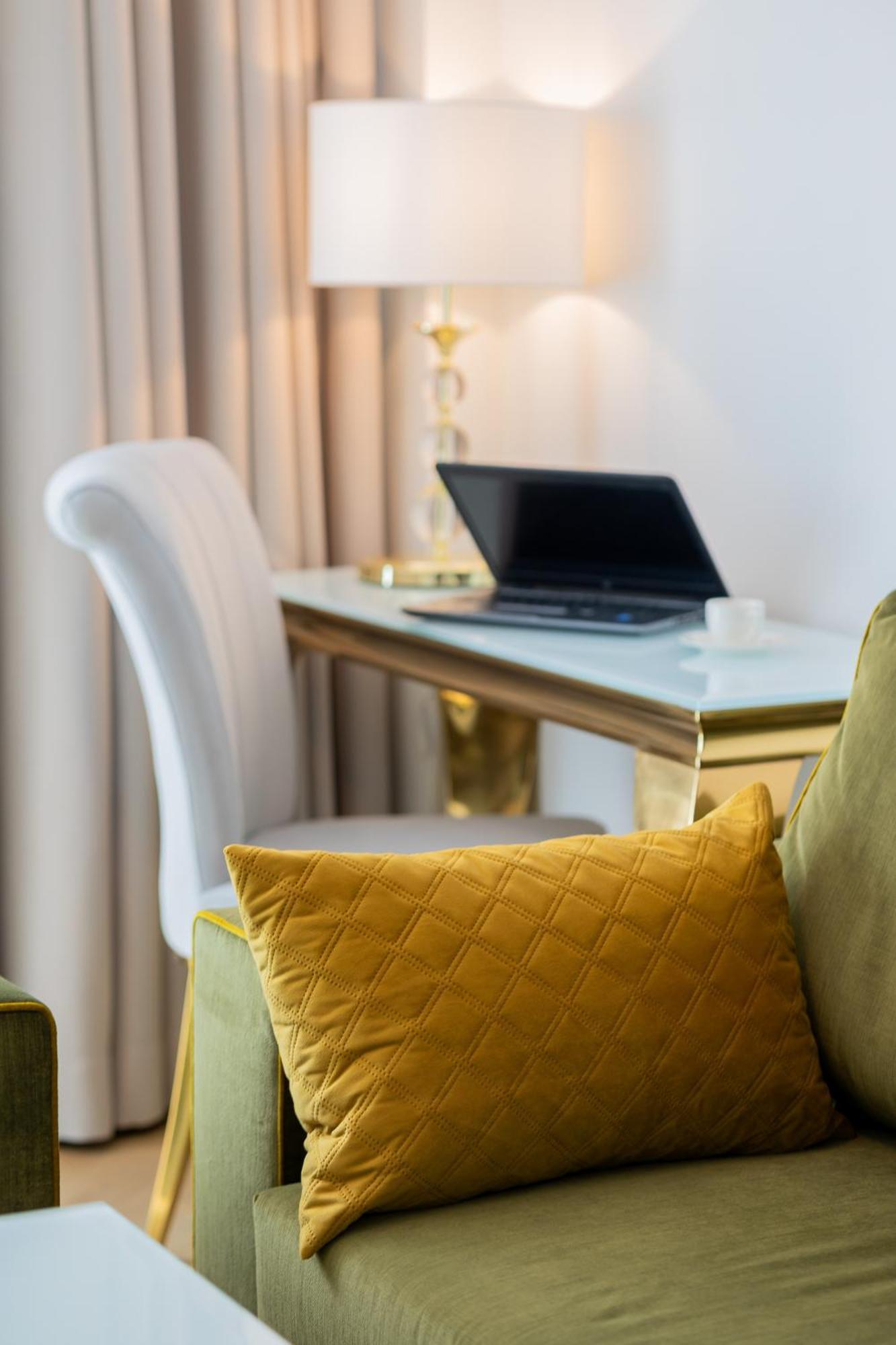 Stylish Grzybowska By Renters * Warszawa